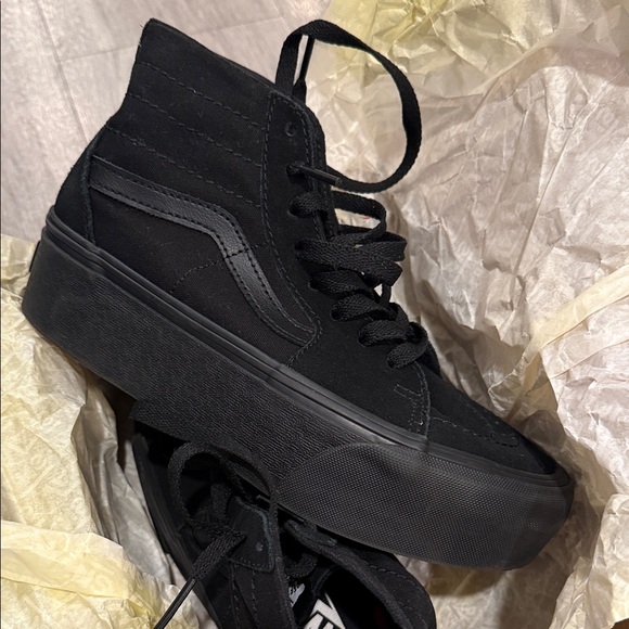 Vans Women's Black Platform Sneakers - Picture 8 of 8